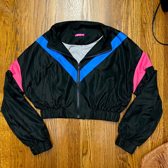 Trendy rain jacket with elastic bottom - Picture 3 of 6